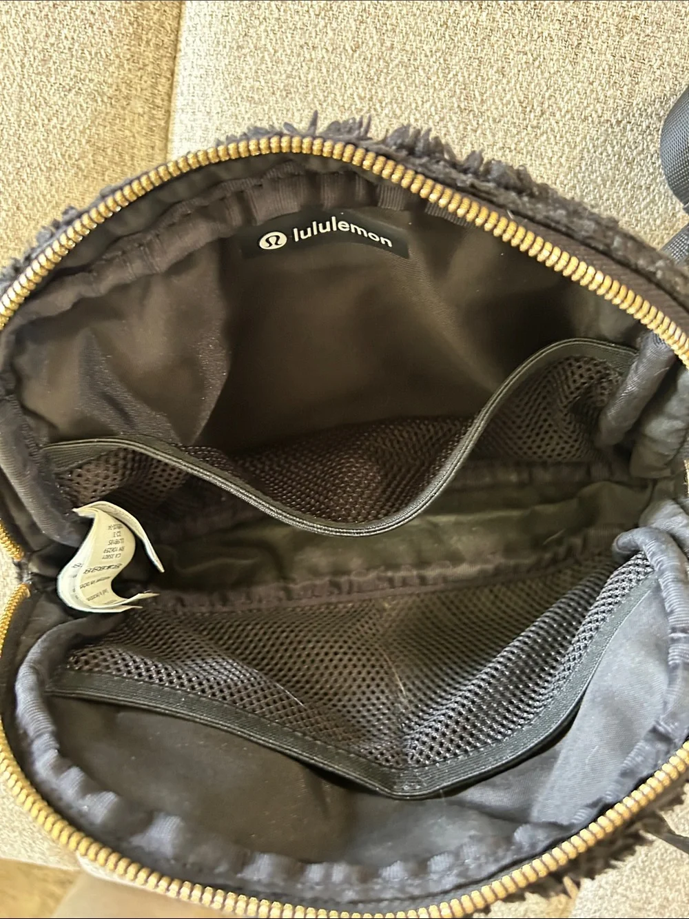 LULU LEMON EVERYWHERE FLEESE IN BLACK  GOLD HARDWARE FANNY PACK CROSSBODY BAG